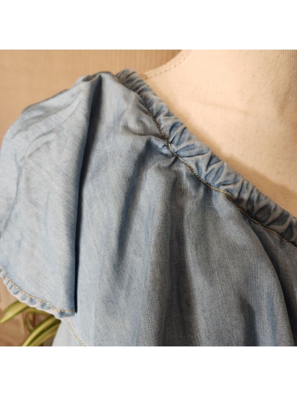 Women's Chelsea28 Blue Off Shoulder Ruffle Dress Size XS denim chambray layered - Picture 8 of 15
